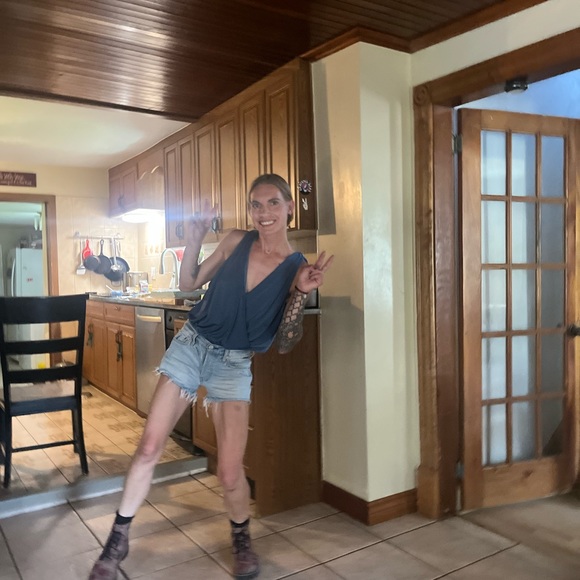 Hey! I’m QueenHazy ❤️ - Picture 3 of 4